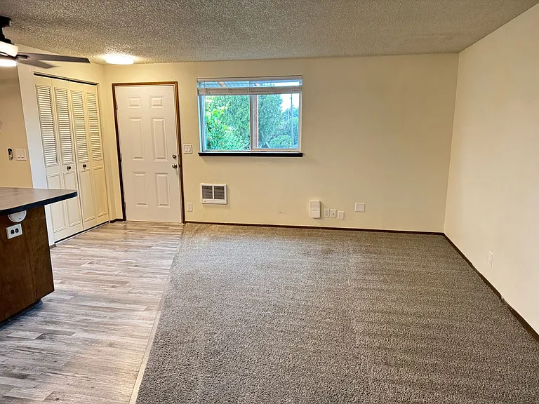486 W N St — Photo 10