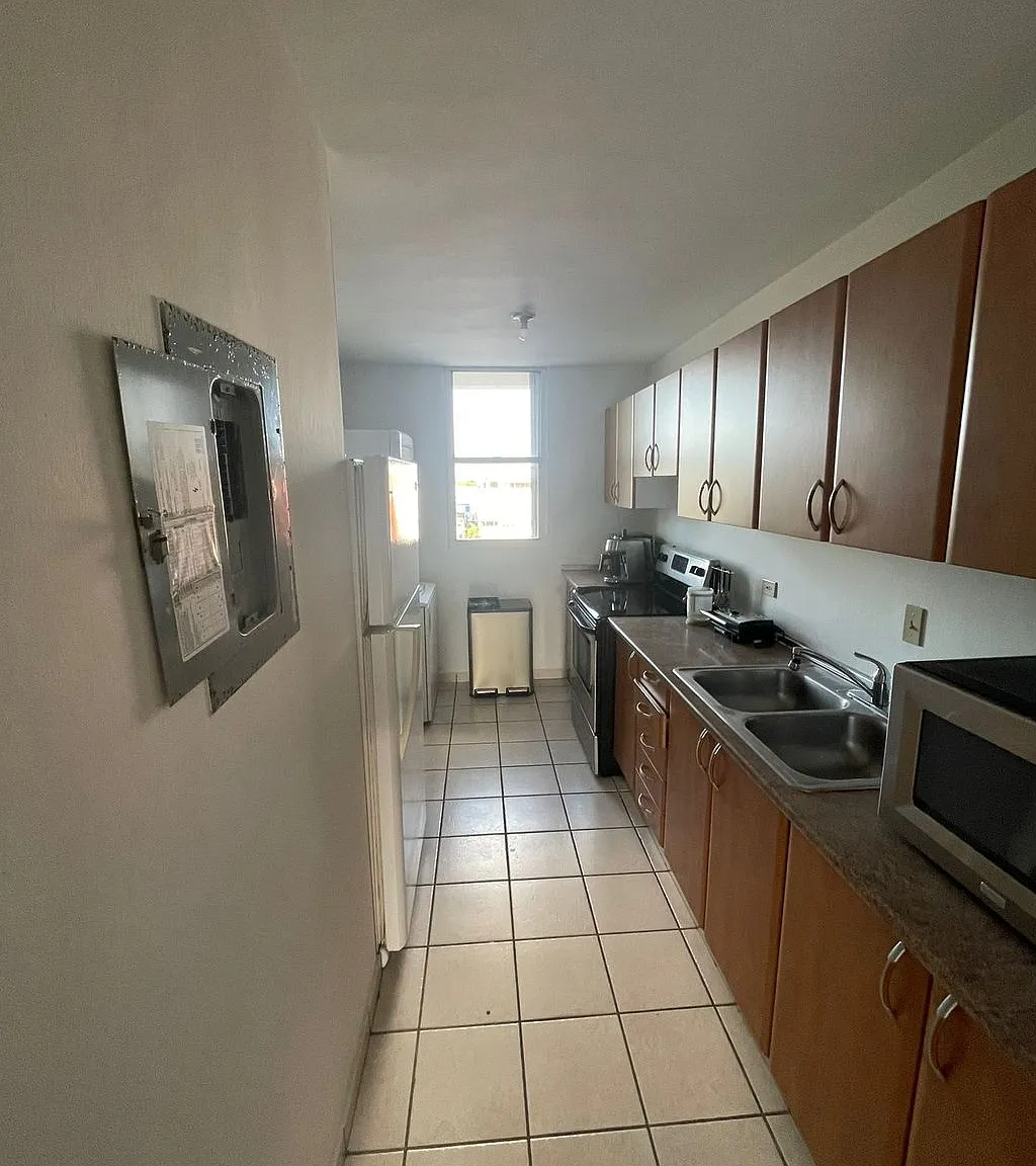 3 bed, 2.0 bath, 1499 sqft, $1,800 — Photo 2