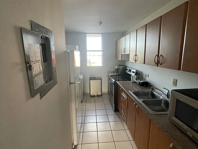 Igualdad 278 Cond. Golden Court #280 — Photo 2