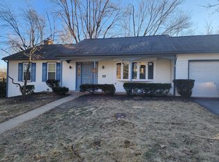 5233 Meadowbrook Dr, Mechanicsburg, PA 17050