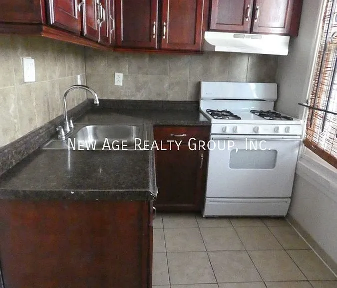629 Jackson St #1 — Photo 6