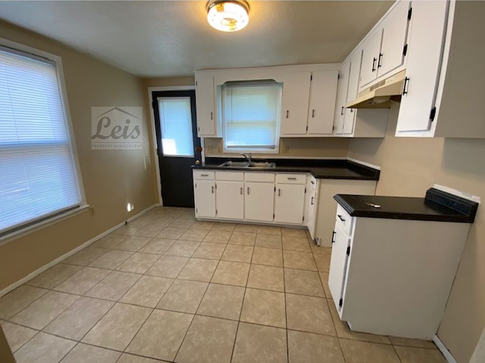 1st image of 212 N Main St APT 4A