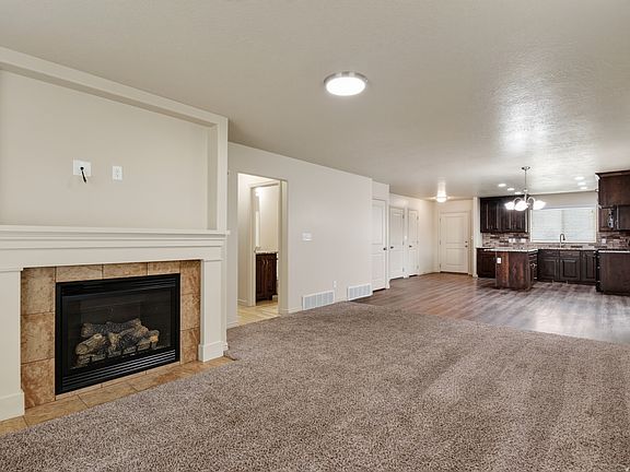5th image of 330 Granite Dr