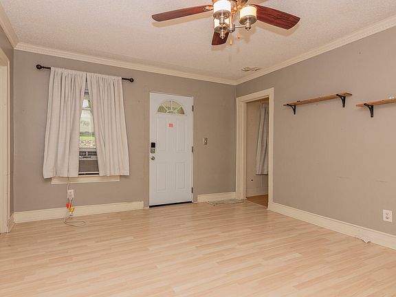 4th image of 404 Garfield Ave