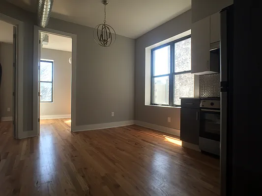 Rented by Evergreen Apartments BK | media 58