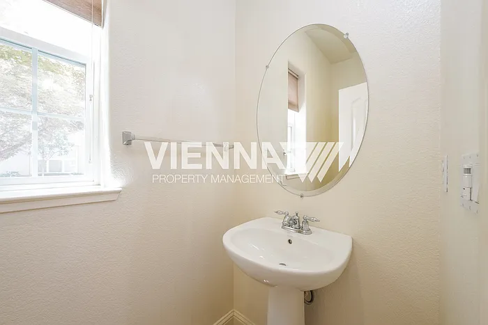 48 Villa Gardens Ct — Photo 18