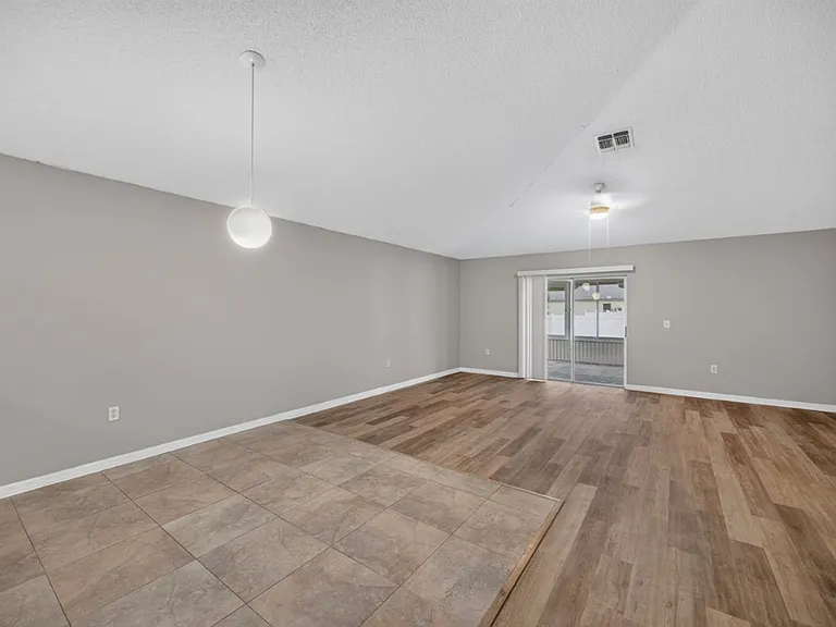 1845 Saga Ct — Photo 11