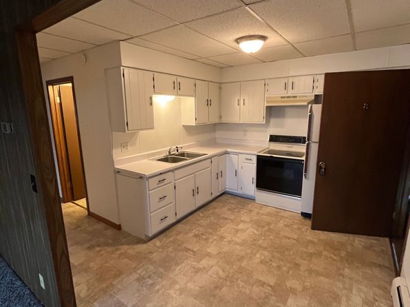 315 E Oak St #8, Edgar, WI 54426