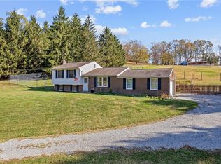 1060 Sugar Run Rd, Venetia, PA 15367