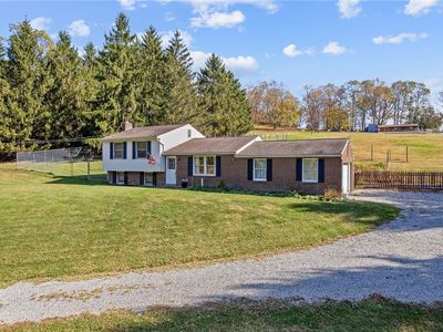 1060 Sugar Run Rd, Venetia, PA, 15367