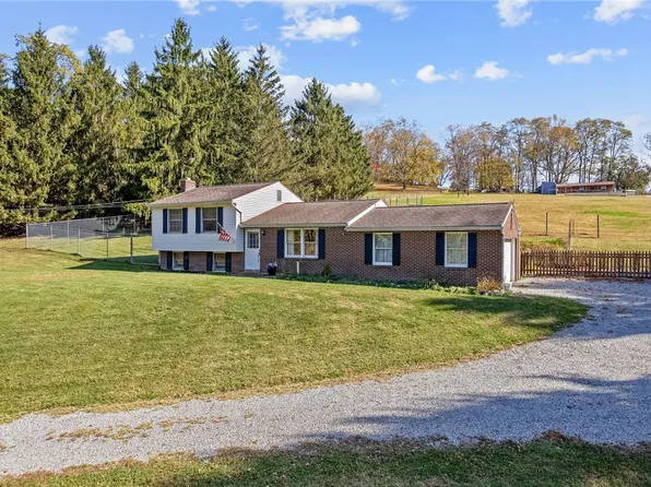 1060 Sugar Run Rd, Venetia, PA 15367