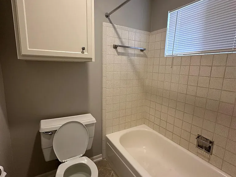 11702 Brighton Ln — Photo 11