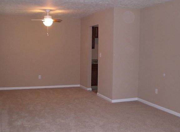 3rd image of 5547 Culver St