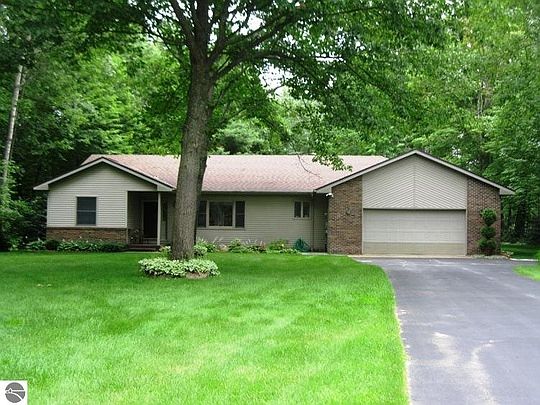 1st image of 1552 Charlene Dr NE