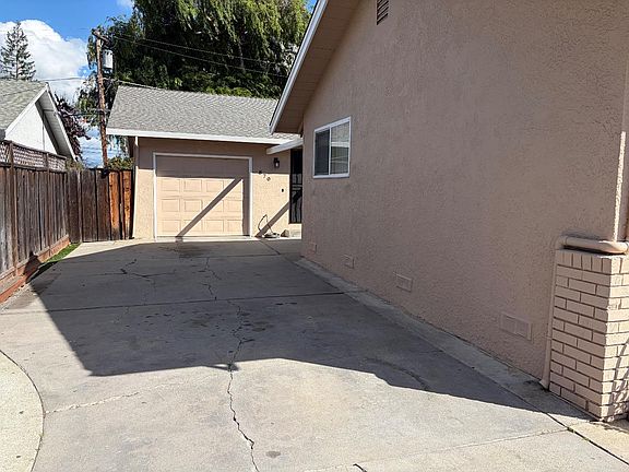 4th image of 870 Leigh Ave