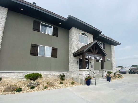 Scotsdale - Exterior