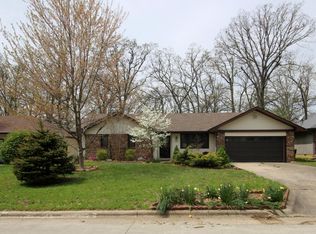 2065 S Hillcrest Ave, Springfield, MO 65807