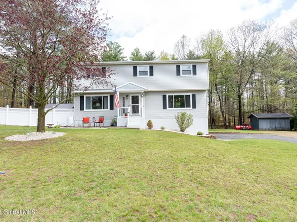 7 Cook Circle, Gansevoort, NY 12831