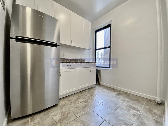 3rd image of 121 Bennett Ave APT 55A