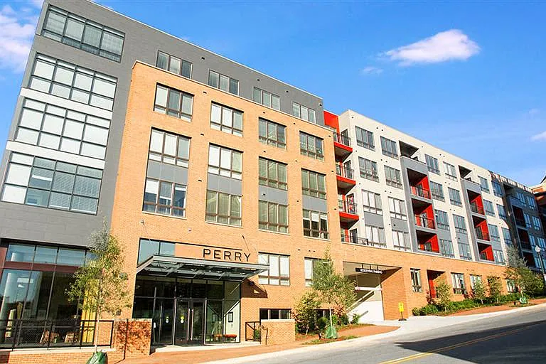 The Perry — Photo 36