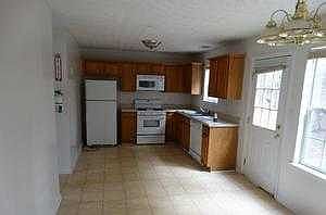 kitchen/dining area