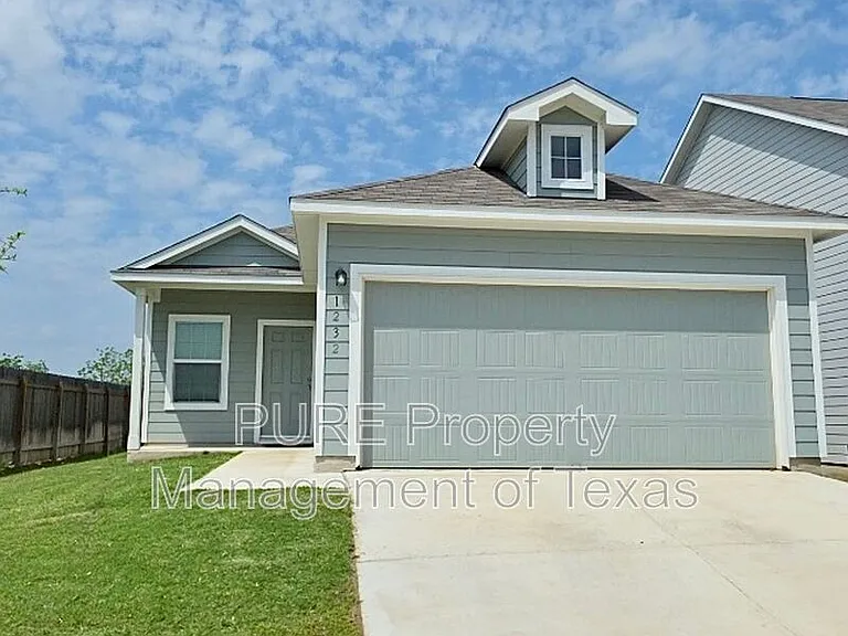 1232 Cattail Ln — Photo 1
