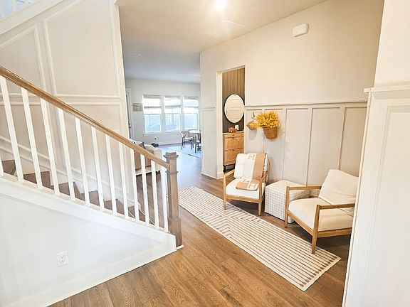5th image of 107 Medford St