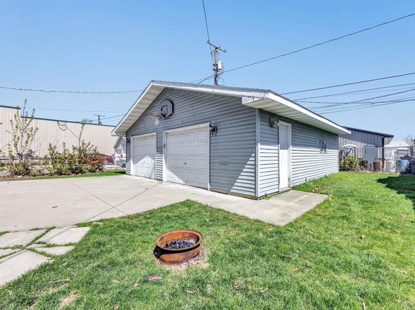 1235 S Broadway St, Green Bay, WI 54304