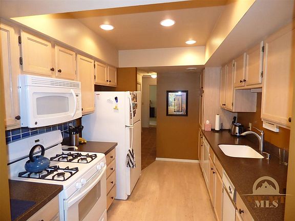 3rd image of 2200 W Dickerson St APT 10