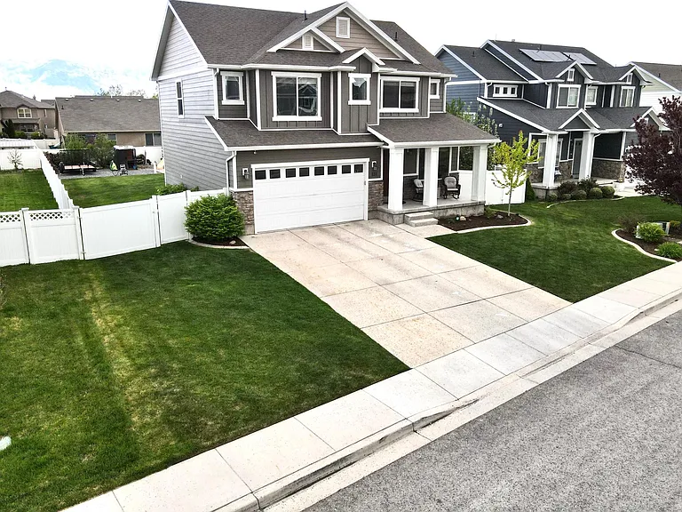 531 S Willow Xing — Photo 43