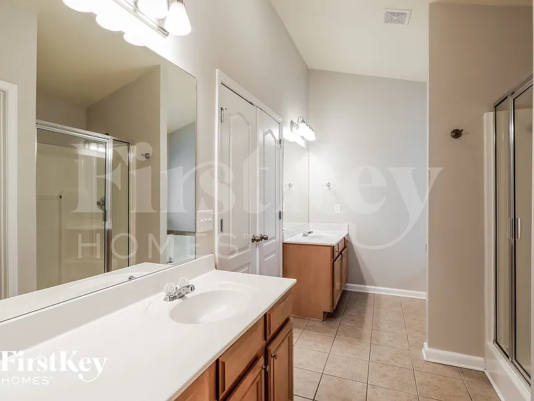 6732 Carriage Walk Ln — Photo 8