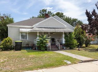 1705 Shepard St, Morehead City, NC 28557