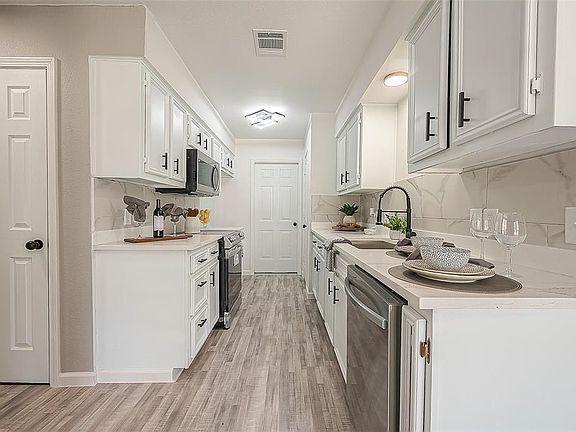 5th image of 9927 Valley Wind Drive
