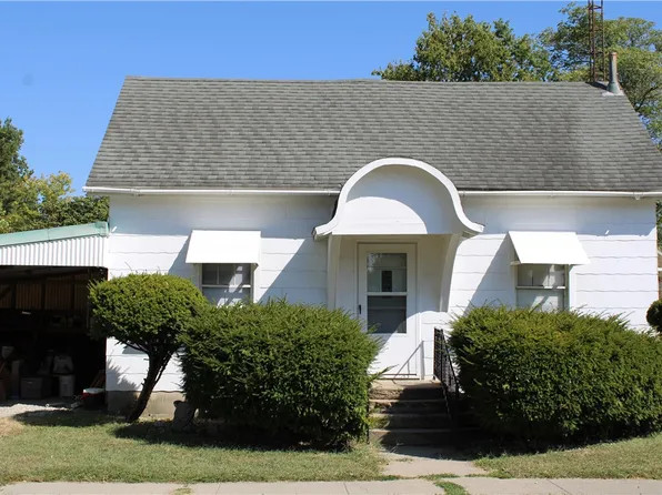 218 N 3rd St, Cowden, IL 62422