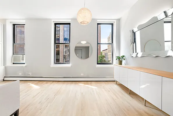 Rented by Level Group | media 21