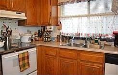 3rd image of 3703 Gladstone Dr