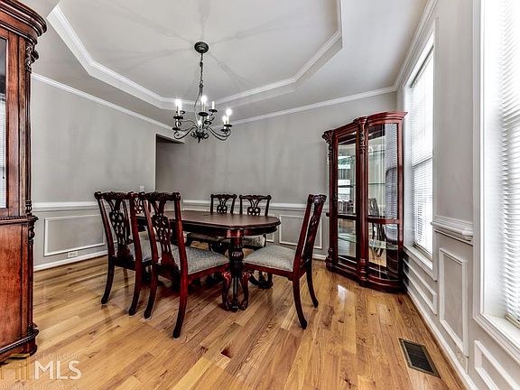 3rd image of 104 Serenade Ln