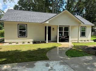905 8th St, McComb, MS 39648