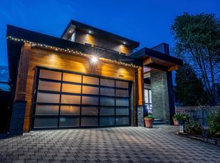 15881 Buena Vista Ave, White Rock, BC V4B2A2