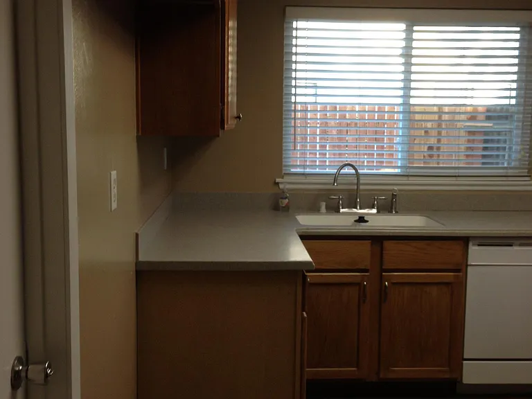 9784 Bolton Ave — Photo 11