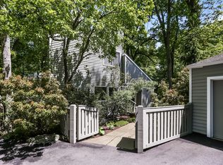 1 Stonecliff Rd, Weston, CT 06883