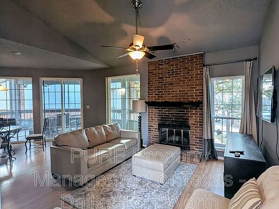 3rd image of 1720 NE Green Oaks Blvd #203