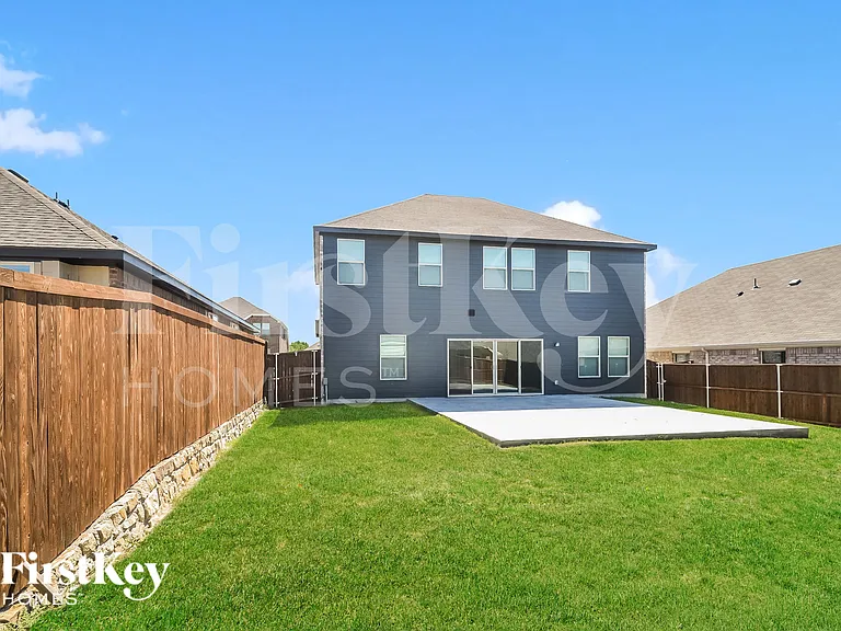 223 Rosewood Dr — Photo 15