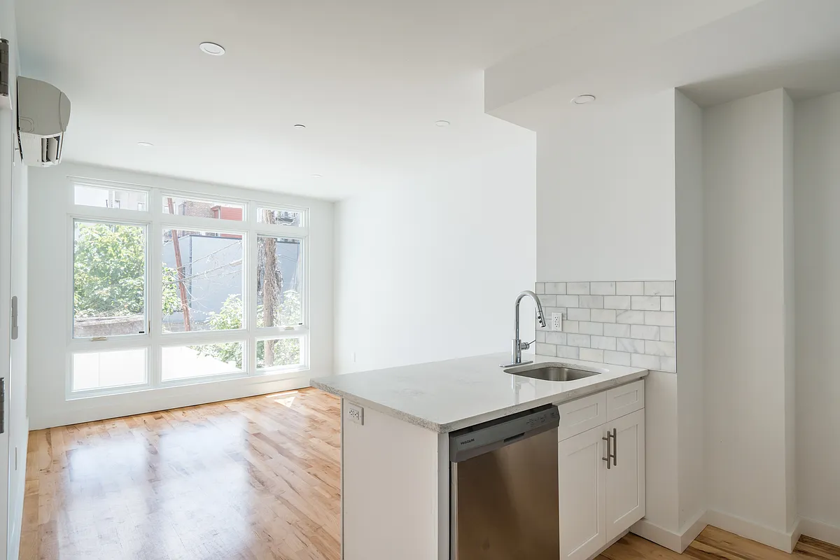 304 Leonard Street #2F in Williamsburg, Brooklyn | StreetEasy
