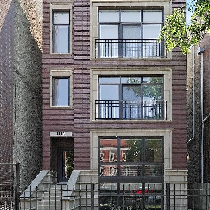 1st image of 1113 N Hermitage Ave #1