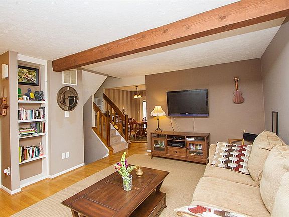 3rd image of 5826 Ashby Ct