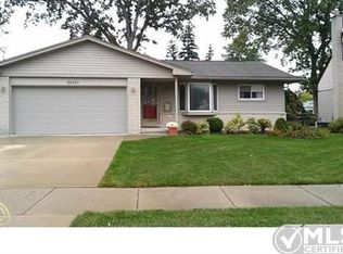 22451 Cranbrook St, Woodhaven, MI 48183