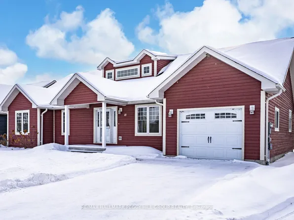 10 Grew Cres, Penetanguishene, ON L9M 0A4