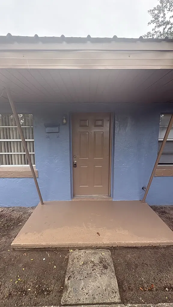 2 bed, $1,100 — Photo 1