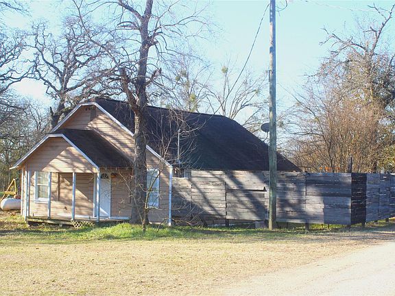 2nd image of 592 Burr Rd